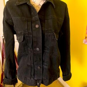 UNIQLO BLACK DENIM JACKET